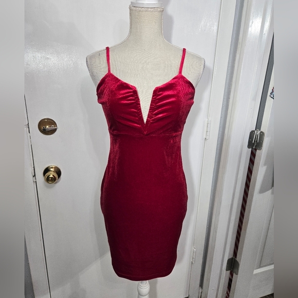 Blush & Day Red Velvet Mini Dress Sz Medium NWT - Picture 4 of 10